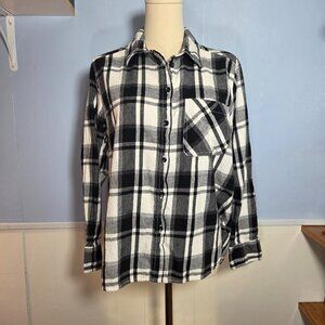 Time and Tru Medium Classic Button Up Longsleeve Fall Casual Plaid Shirt